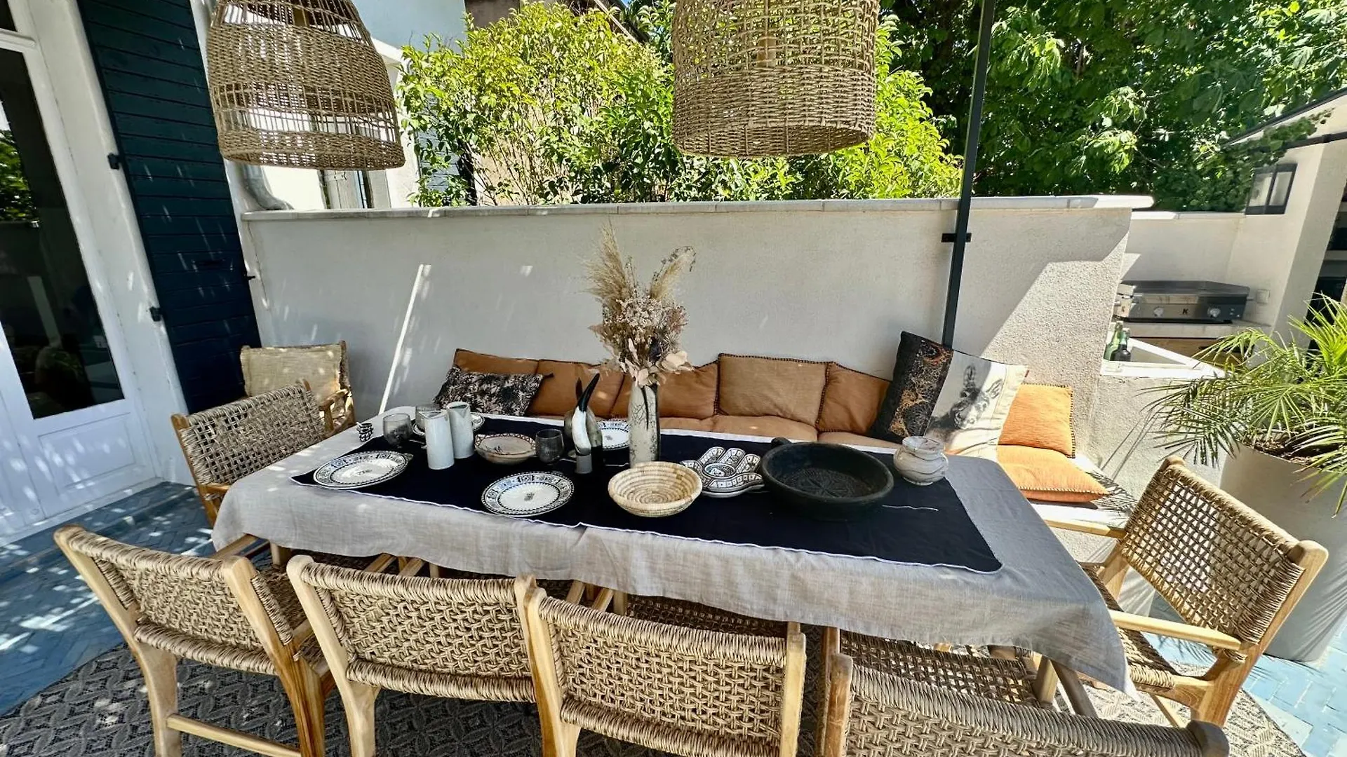 Apartman Divine Idylle Luxe 3 Chambres, Terrasse 130M2, Jacuzzi, Clim Plein Centre Aix-en-Provence
